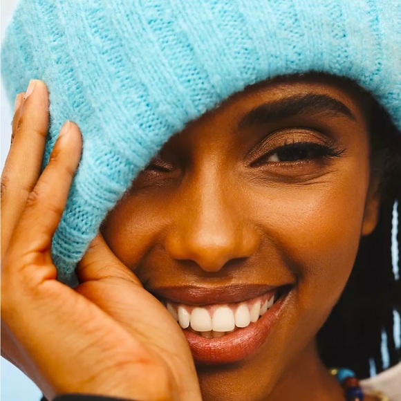 Anthropology Street style beanie. Light blue. - Picture 4 of 4